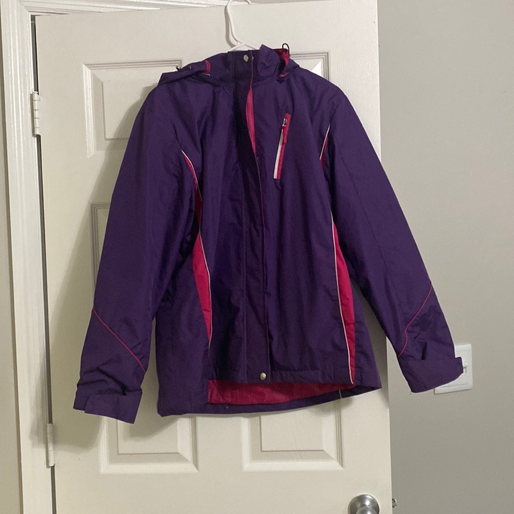 I’m selling the pink and purple rain coat. It is heavy and great quality!